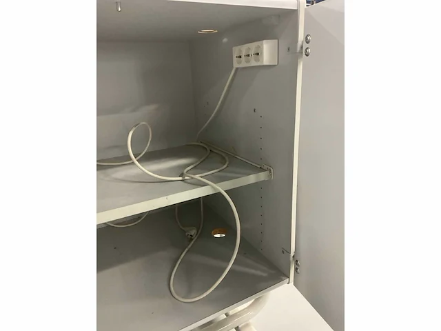 Verrijdbare kasten (3x) - afbeelding 4 van  7