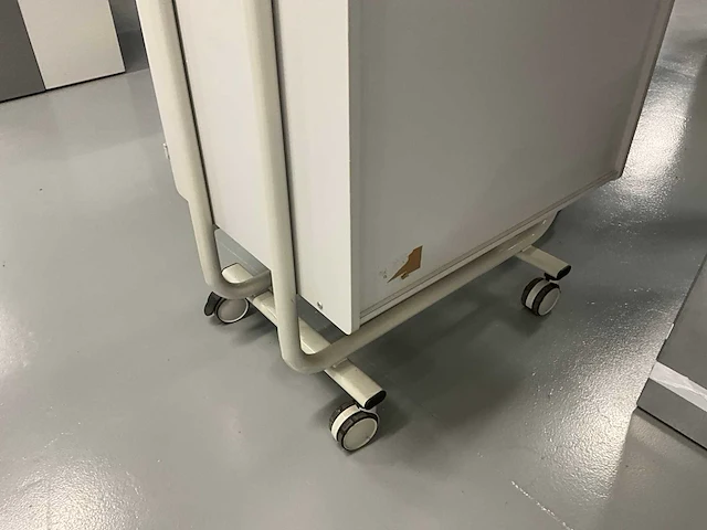 Verrijdbare kasten (3x) - afbeelding 6 van  7