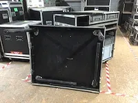Verrijdbare keuken flightcase kit - spoelbak, warm water, servies, werkblad - met waterpomp en afvoerpomp - tafelkleed - afbeelding 4 van  5