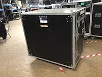 Verrijdbare keuken flightcase kit - spoelbak, warm water, servies, werkblad - met waterpomp en afvoerpomp - tafelkleed - afbeelding 5 van  5