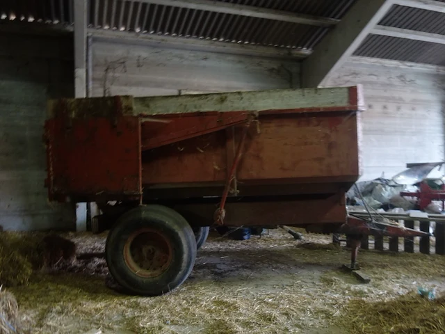 Verrijdbare kipaanhanger - afbeelding 1 van  7