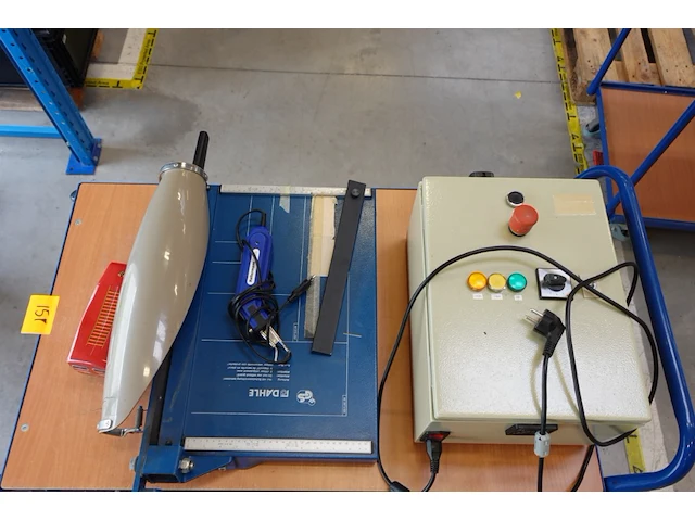 Verrijdbare magazijnkar + inhoud - afbeelding 3 van  4