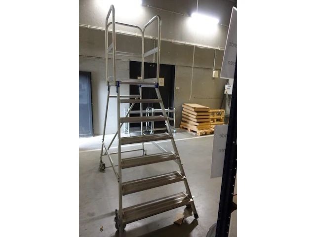 Verrijdbare magazijntrap zarges - afbeelding 4 van  4