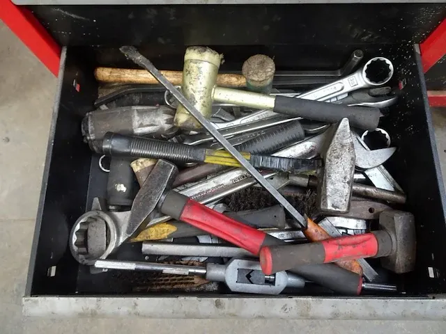 Verrijdbare materiaalkar wurth + inhoud - afbeelding 13 van  13
