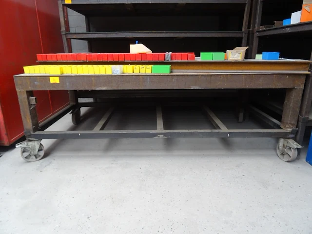 Verrijdbare metalen lastafel - afbeelding 1 van  2