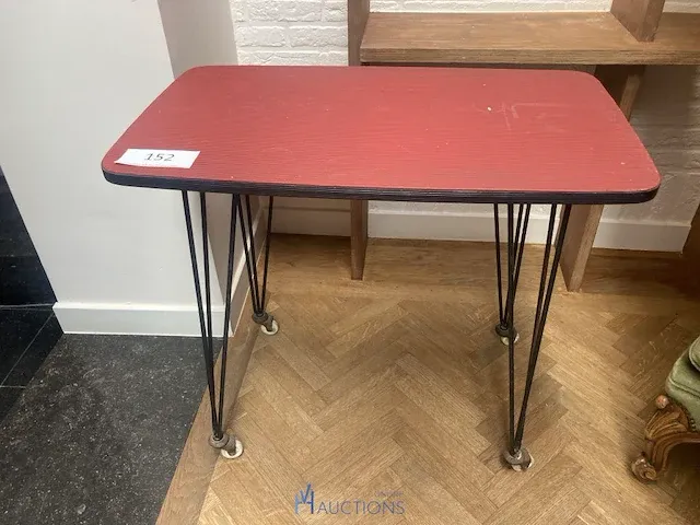 Verrijdbare metalen tafel - afbeelding 1 van  2