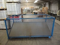 Verrijdbare metalen transportkar - afbeelding 2 van  3