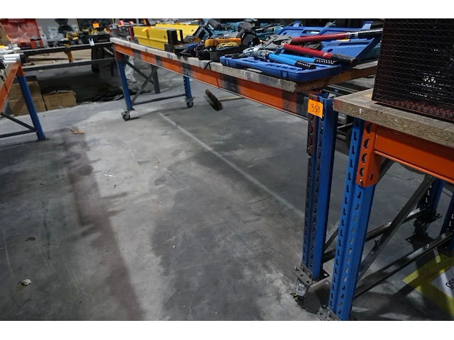 Verrijdbare metalen werktafel - afbeelding 1 van  2