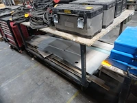 Verrijdbare metalen werktafel - afbeelding 2 van  2