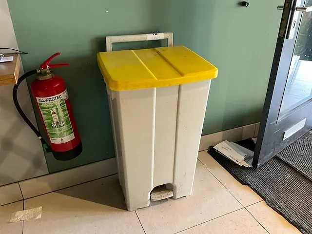 Verrijdbare pvc afvalcontainer nn - afbeelding 1 van  4
