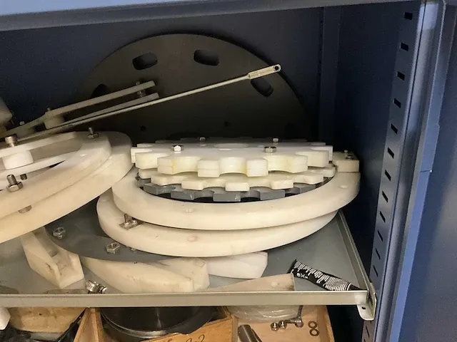 Verrijdbare rvs nagellakmachine leon torfs - afbeelding 2 van  11