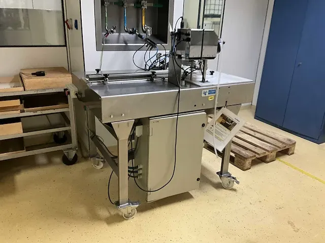 Verrijdbare rvs nagellakmachine leon torfs - afbeelding 1 van  11
