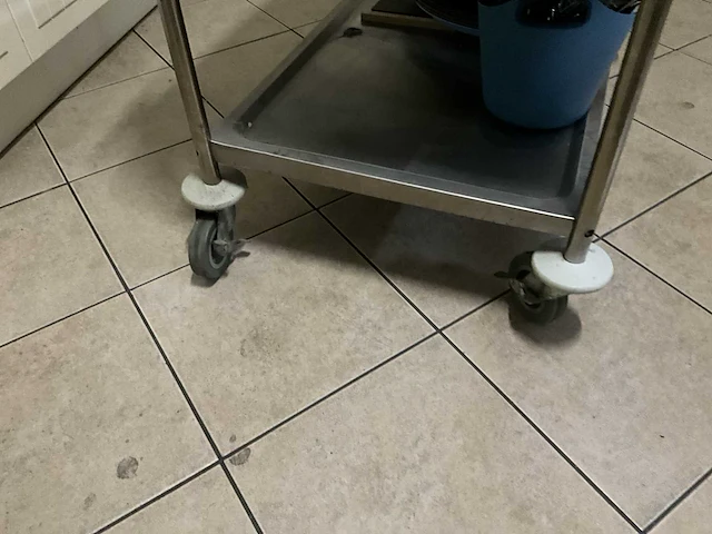 Verrijdbare rvs opdienkar - afbeelding 3 van  4