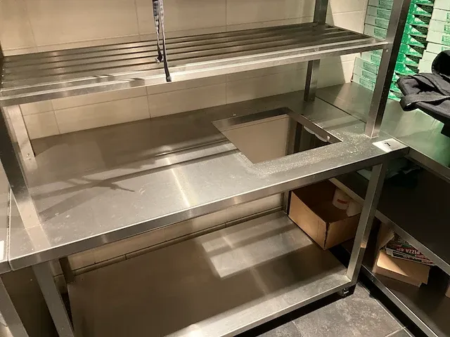 Verrijdbare rvs werktafel met chefrek met warmhoudlamp - afbeelding 2 van  4