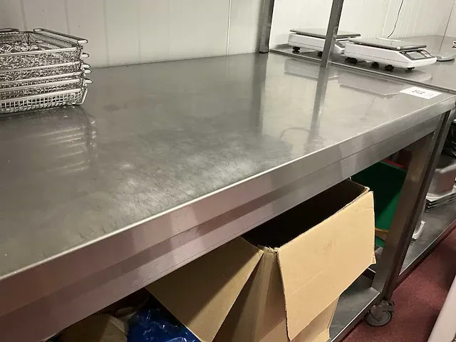 Verrijdbare rvs werktafel - afbeelding 3 van  4