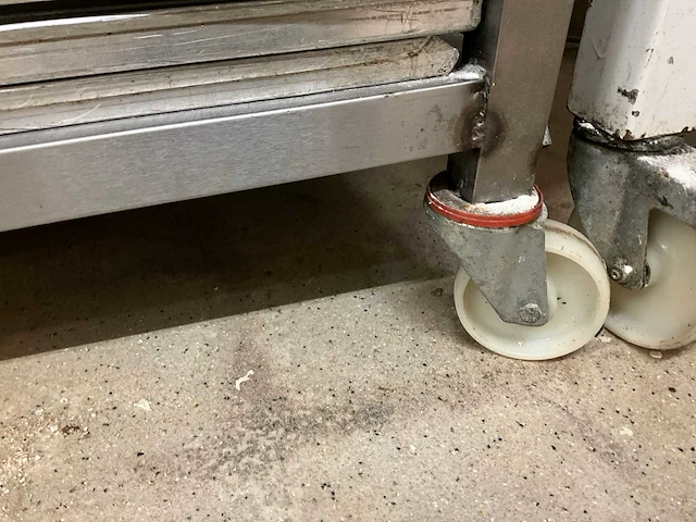 Verrijdbare rvs werktafel - afbeelding 2 van  5