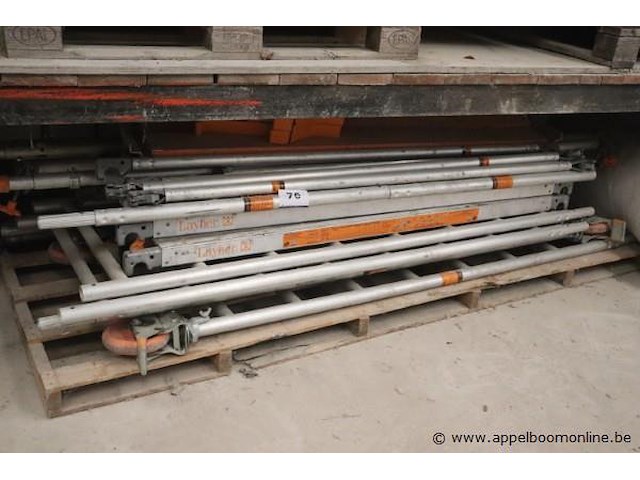 Verrijdbare stelling layher - afbeelding 1 van  3