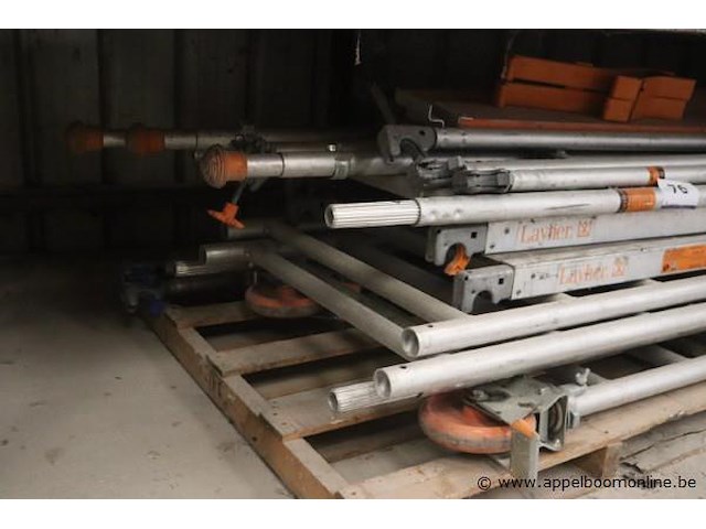 Verrijdbare stelling layher - afbeelding 2 van  3