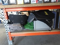 Verrijdbare tafel met inhoud - afbeelding 2 van  14