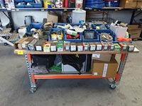 Verrijdbare tafel met inhoud - afbeelding 7 van  14