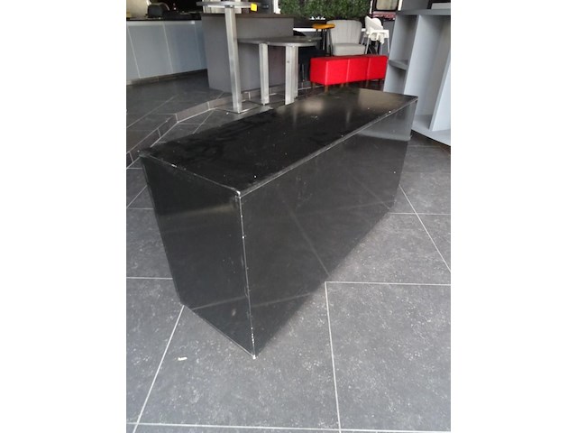 Verrijdbare toog + verrijdbaar presentatiemeubel - afbeelding 4 van  4