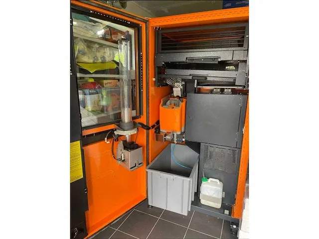 Vers fruitsapautomaat oranfresh compleet met extra pers - afbeelding 4 van  10