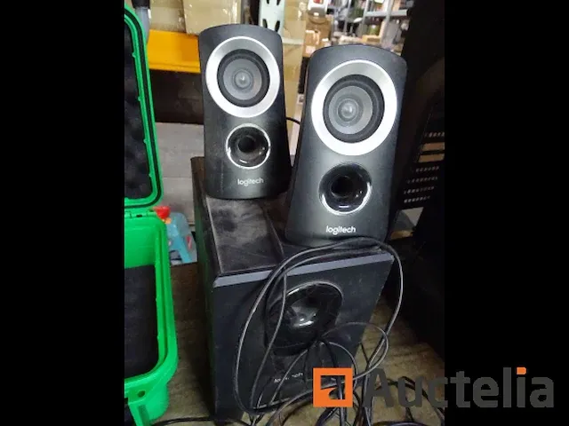 Verschillend artikelen (computers, baffle, boxes, .) - afbeelding 4 van  8