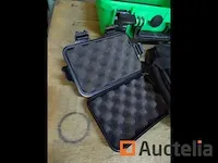 Verschillend artikelen (computers, baffle, boxes, .) - afbeelding 5 van  8
