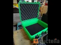 Verschillend artikelen (computers, baffle, boxes, .) - afbeelding 8 van  8