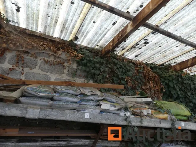 Verschillend in zakken, kunstmest, pijnboomschors,... - afbeelding 4 van  7