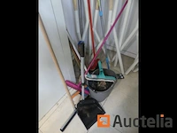 Verschillend reinigingsapparatuur - afbeelding 5 van  11