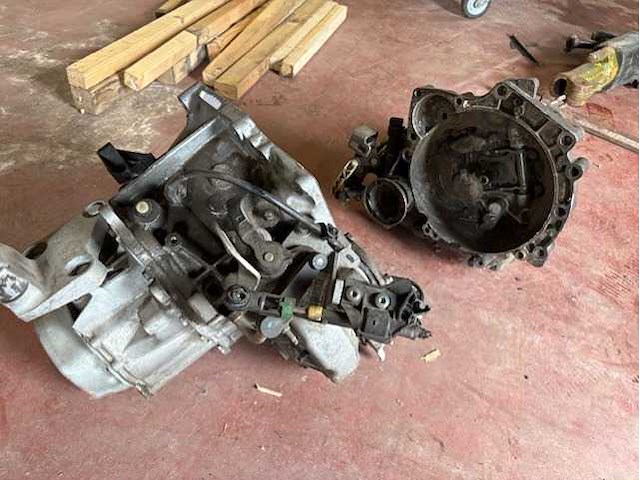 Versnellingsbak - part (2x) - afbeelding 1 van  4