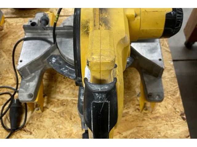 Verstekzaag dewalt - afbeelding 2 van  4