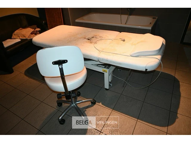 Verstelbare behandeltafel + stoeltje - afbeelding 2 van  5