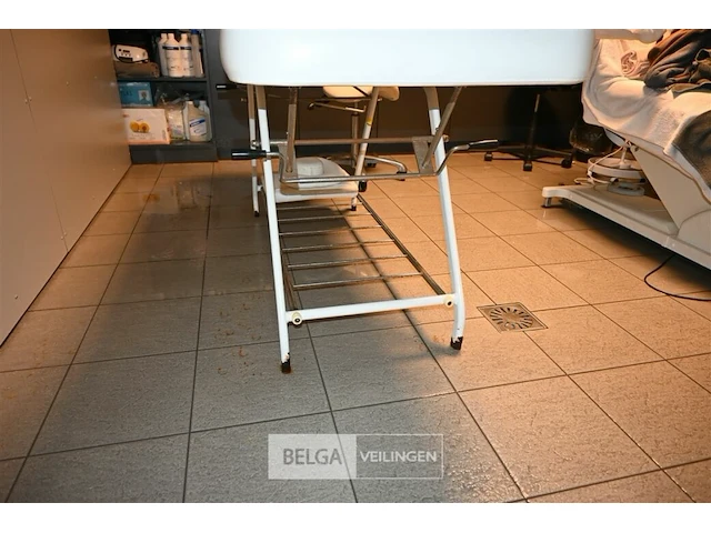 Verstelbare behandeltafel + stoeltje - afbeelding 3 van  5