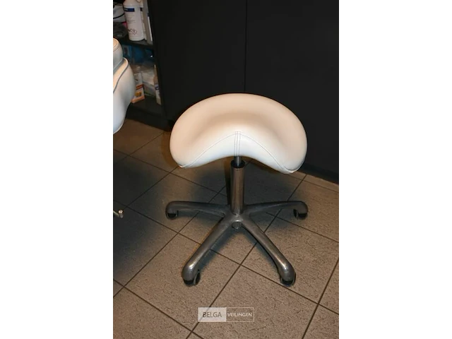 Verstelbare behandeltafel + stoeltje - afbeelding 5 van  5