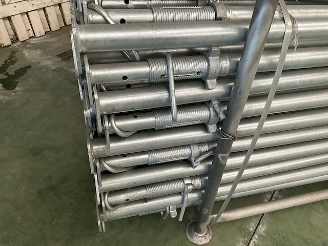 Verstelbare steiger palen - afbeelding 4 van  6