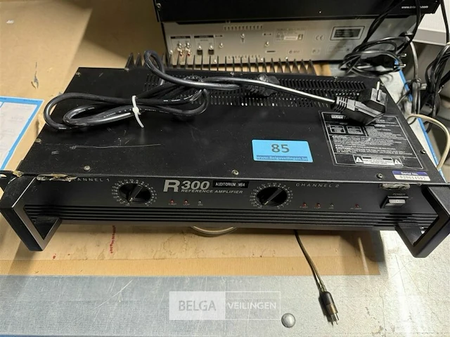 Versterker inter m model r300 - afbeelding 1 van  3