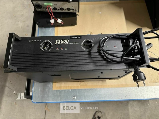 Versterker inter m model r300 - afbeelding 2 van  3