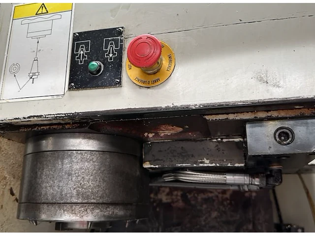 Verticaal bewerkingscentrum hurco vmx40 - afbeelding 7 van  9