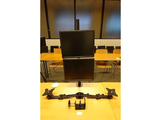 Vertical mounted dual monitor base, with 2x 17" dell monitor + arm for dual monitors horizontal + 2de voet - afbeelding 1 van  4