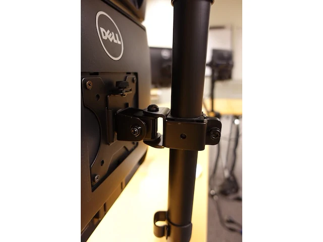 Vertical mounted dual monitor base, with 2x 17" dell monitor + arm for dual monitors horizontal + 2de voet - afbeelding 4 van  4