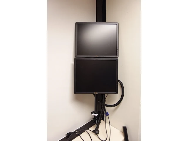 Vertical mounted dual monitor base, with 2x 17" dell monitor - afbeelding 1 van  3