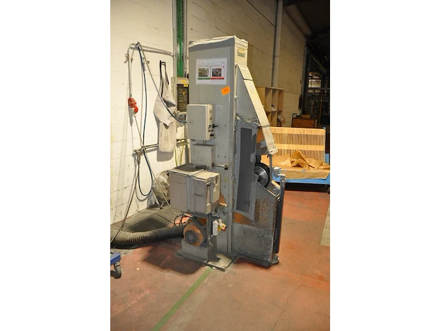 Vertical sanding belt machine loeser - afbeelding 1 van  3