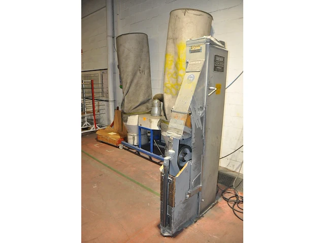 Vertical sanding belt machine loeser - afbeelding 2 van  3