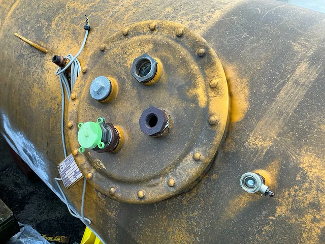 Verticale opslagtank mazout stookolie + pomp - afbeelding 3 van  9