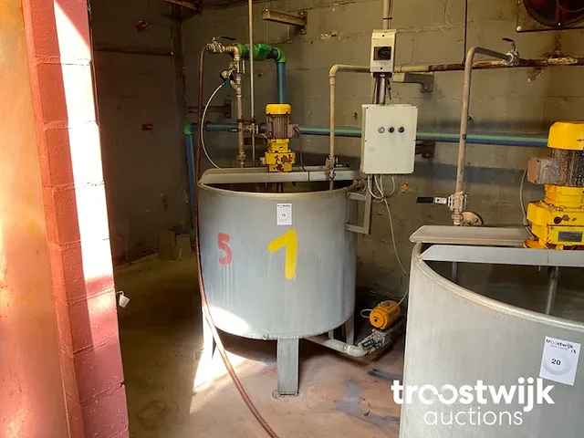 Verticale rvs verfmengtank - afbeelding 1 van  5