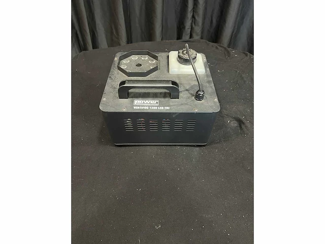Vertigo led tri rookmachine - afbeelding 1 van  3