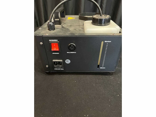 Vertigo led tri rookmachine - afbeelding 2 van  3
