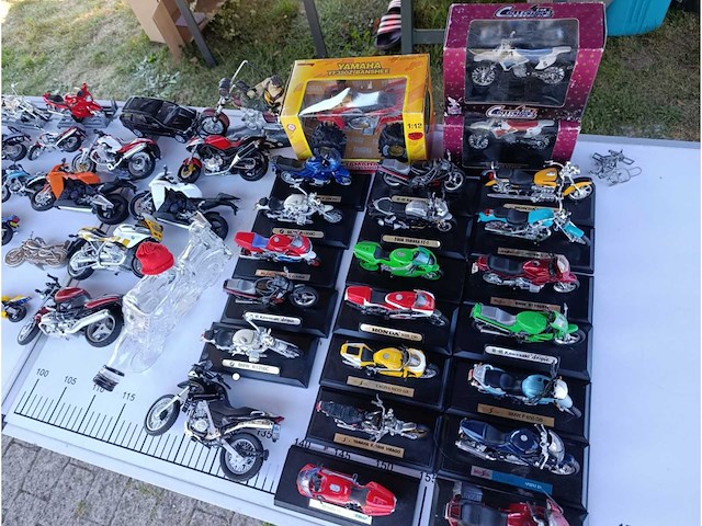 Verzameling miniatuur motoren – unieke schaalmodellen - afbeelding 9 van  9